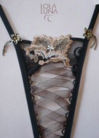 ... passend zum BOMBAY String